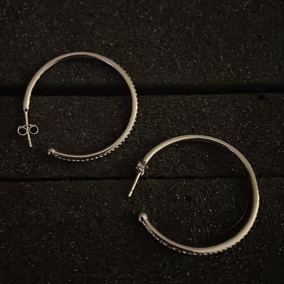 Medium hoop earrings silver - Picture 4 of 6